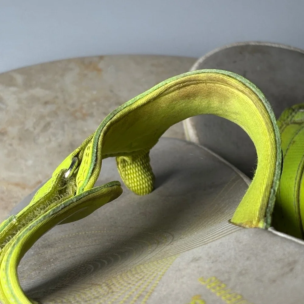 Clarks Cloudsteppers Arla Glitz Sandals 8 Lime Green Adjustable Flip Flops